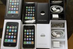 For sell brand new Apple iphone 3Gs 32GB 300usd Nokia N900 350usd 