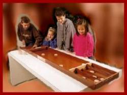 Jakkolo, auch Shuffleboard oder Sjoelbak genannt, ist ein Geschicklichkeitsspiel, das auch als Sport 
betrieben wird.