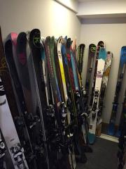 Book Online Skis storages, Lockers, Helli Taxi and Touring Rental!