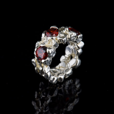 Ring aus Sterling Silber (925) und roten Zirkonia