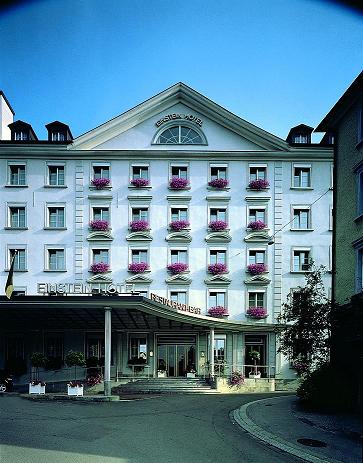 Hotel EINSTEIN - Das fhrende Haus in St.Gallen
fr hchste Ansprche - Individuell, charmant und
kultiviert ber den Dchern der St.Galler Altstadt