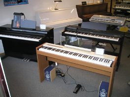 Digital-Pianos/Keyboards/Klavier Handorgel